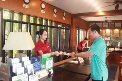 三亚旅游诚信商家推出三语台卡，国际旅游咨询迈入无障碍时代